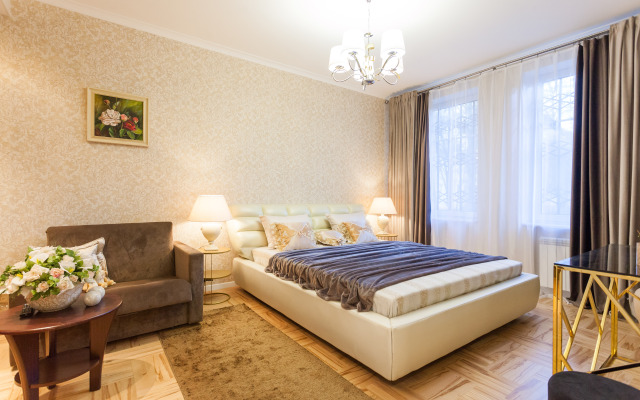Apartamenty dvukhkomnatnyye extra lux v tsentre