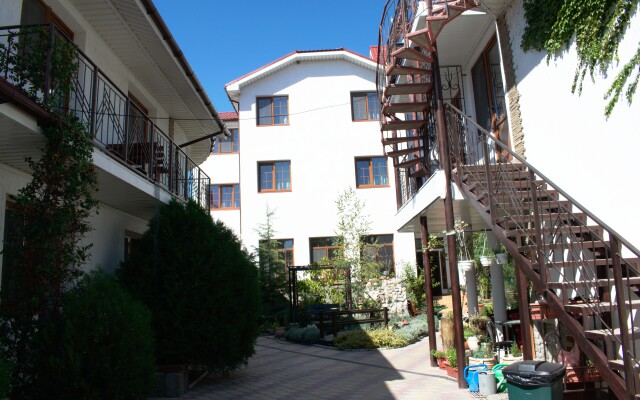 Svetoch Guest House