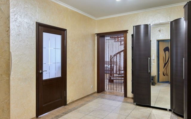 2-kh Urovnevye Apartamenty u metro Sukonnaya Sloboda