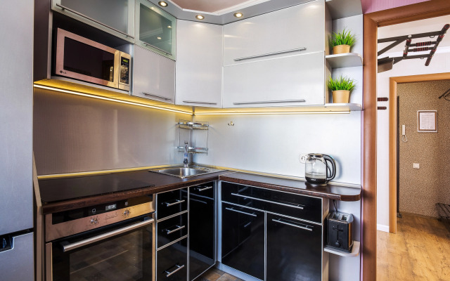Na Ulitse Dusi Kovalchuk 185B Flat