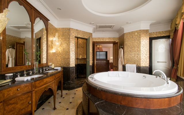 Nobil Luxury Boutique Hotel