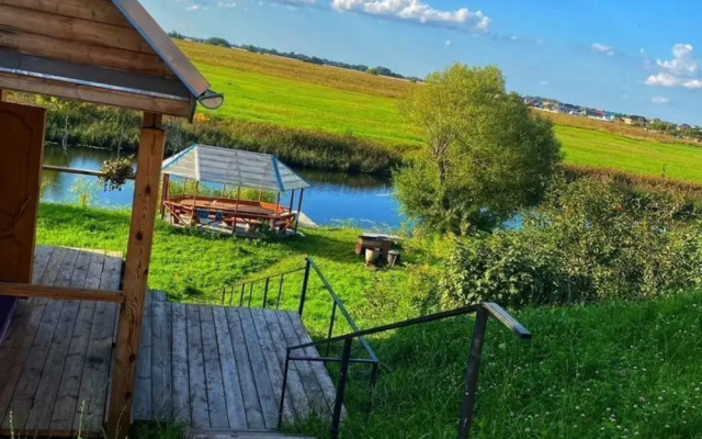 Частный дом у реки Камeнкa