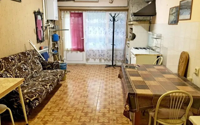 041 Naberezhnaya 5 Privat House