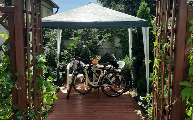 Listya Travyi Guest House