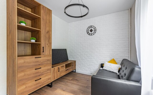 Uyutnaya S Novym Dizaynerskim Remontom Flat