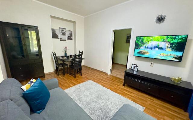 Квартира Уютная двухкомнатная на Большой Почтовой