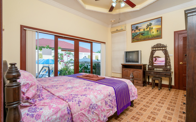 Spacious 3BR Family Villa with Private Pool Villa