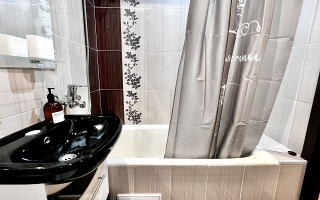 Квартира Просторная с Балконом на Строителей 2