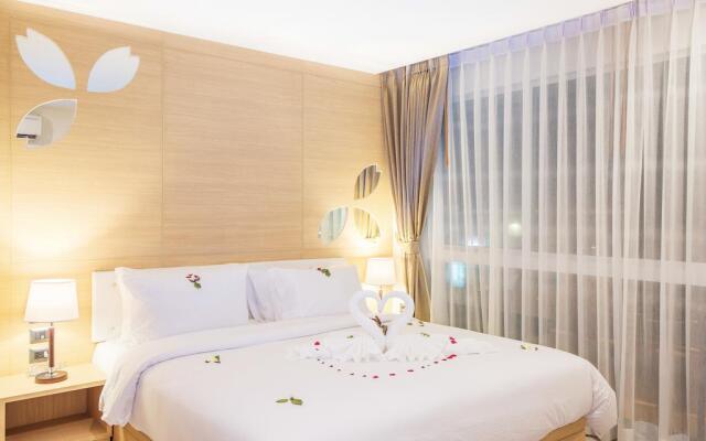 Clarion Hotel Patong Beach