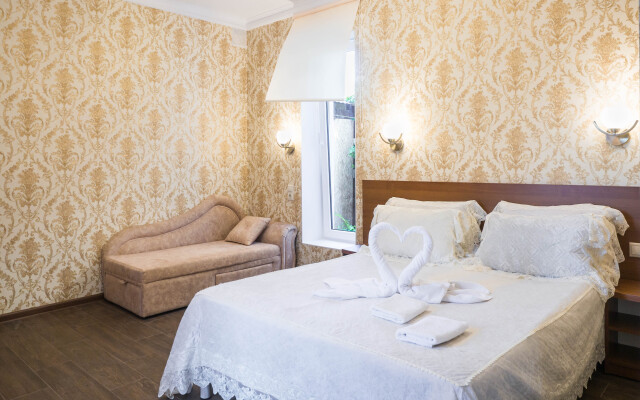 Tikh Hotel Guest House