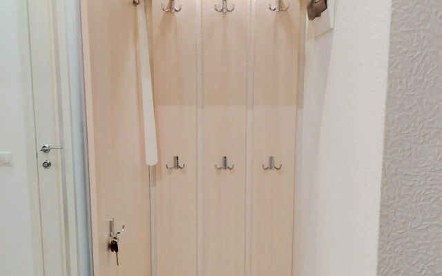 Studiya dlya 3kh chelovek s kukhonnoy zonoy ryadom s Olimpiyskim parkomFlat