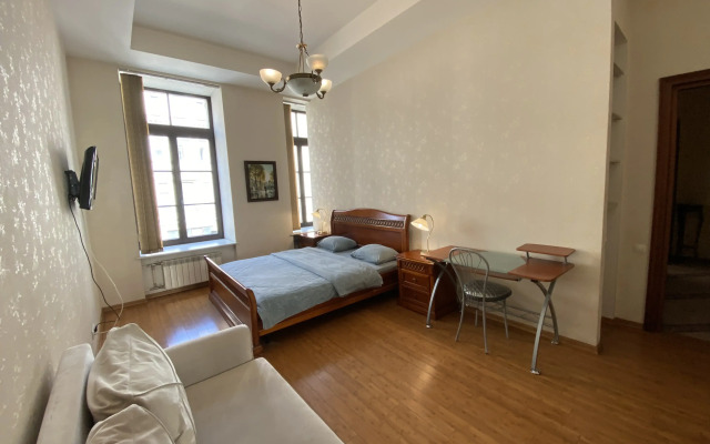 Современная квартира Невский 13 с балконом и парковкой