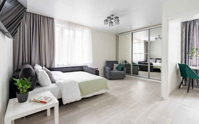 Light U Leninskogo Prospekta Satin Home Flat