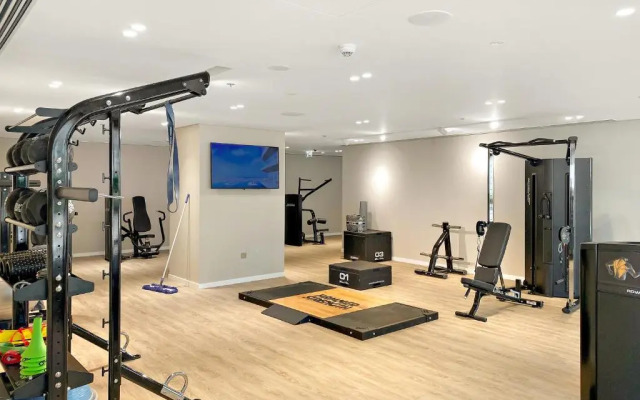 Keyrock Palm View Pool & Gym Access Apartments