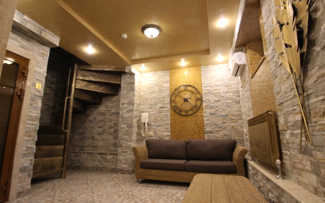 Uyut Hotel