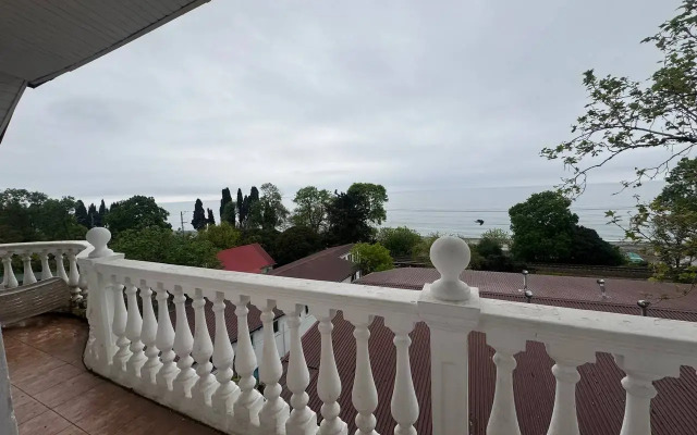 Dvukhkomnatnaya S Vidom Na More Flat
