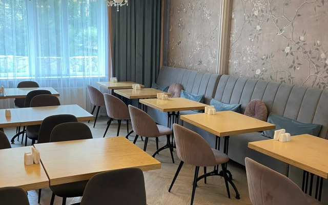 Отель Талес