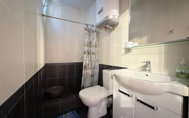 Na Revolyutsionnoy 31a Guest house