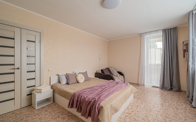 Апартаменты 150 Уральских Рабочих 44