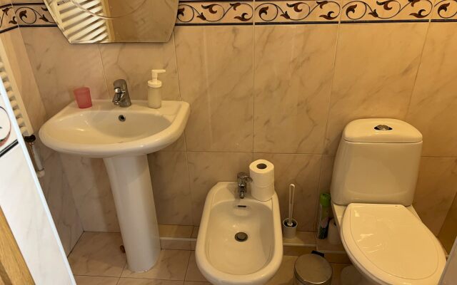 Частный Дом 327 с Бассейном и Видом на Горы