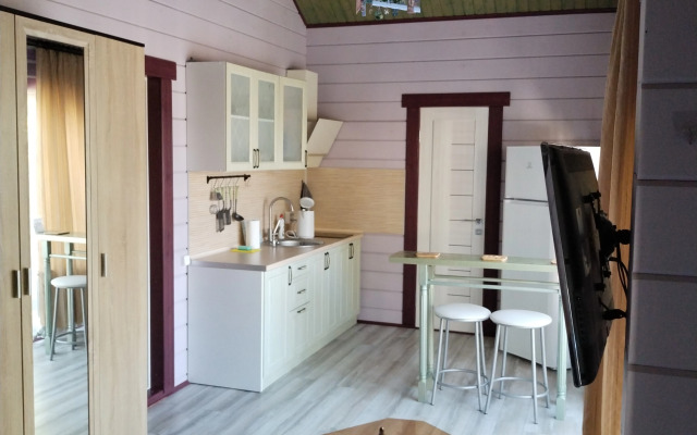 S Dvumya Apartamentami Chalet