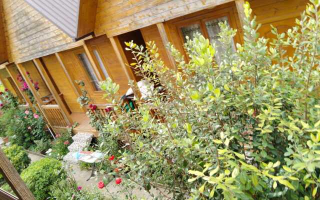 Gostevoy Dom Demerdzhipa Ulitsa, 84 Guest House