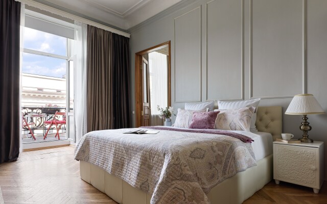 Апартаменты Minin Apartments с видом на Казанский собор 120 кв.м.