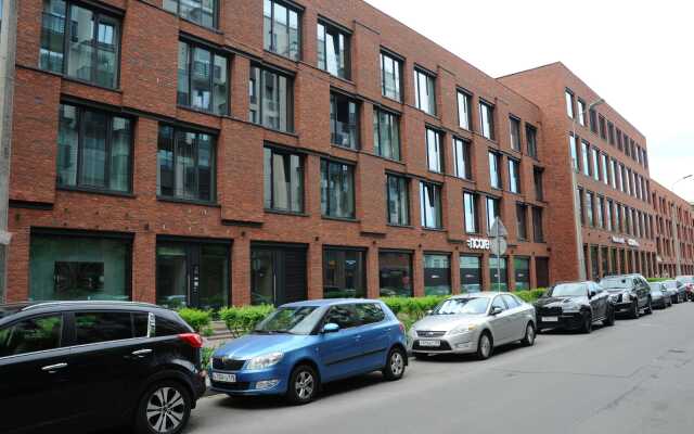 Loft Na Srednem Apartments