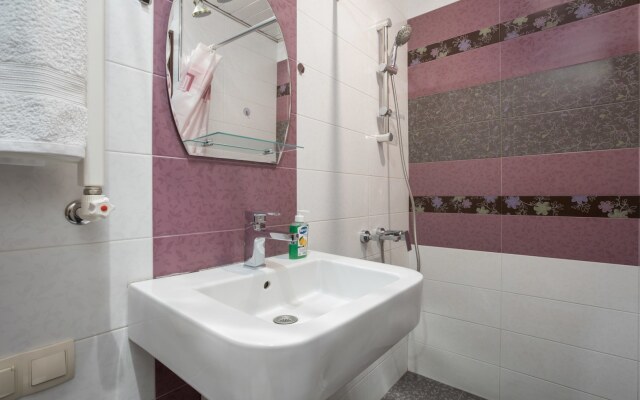 Stay Inn On Sayat-Nova Ave. 33-53 Apartments