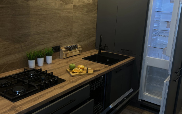 Uyutnaya Ryadom S Korolevskimi Vorotami Flat