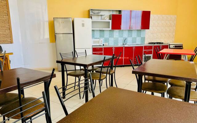 Izumrud Khaus Guest house