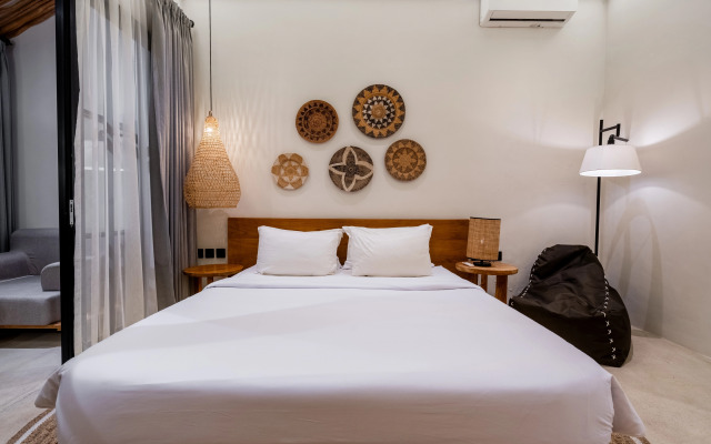 Hijau by EVDEkimi – Charming 2BR Escape with Pool, Outdoor Lounge, Lush Garden – Long Stay Extras Villa