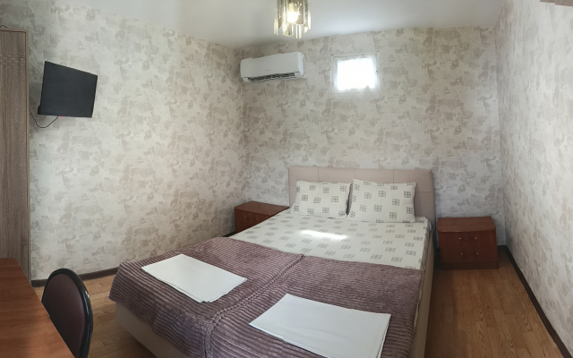 Na Tolstogo 30/1 Guest House