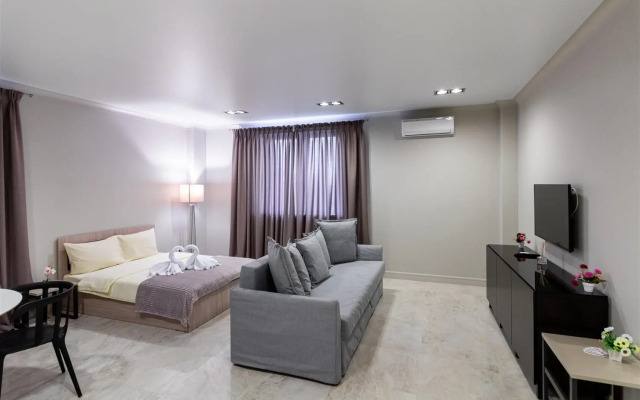 Апартаменты студия класса люкс в центре Тюмени