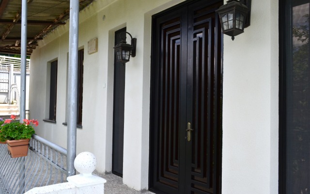 Fer House Apartments