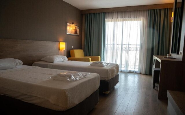 Lucida Beach Hotel 