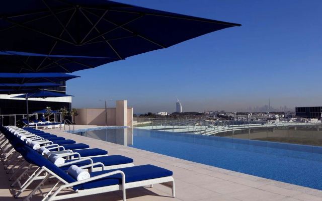 Avani + Palm View Dubai Hotel & Suites