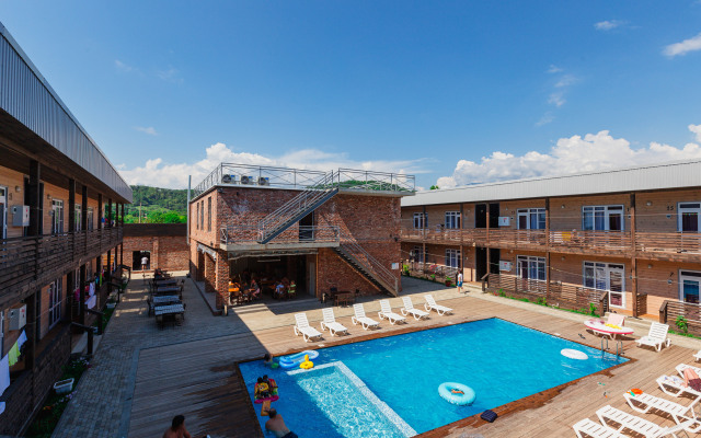 Amshin-Pitsunda Mini-Hotel