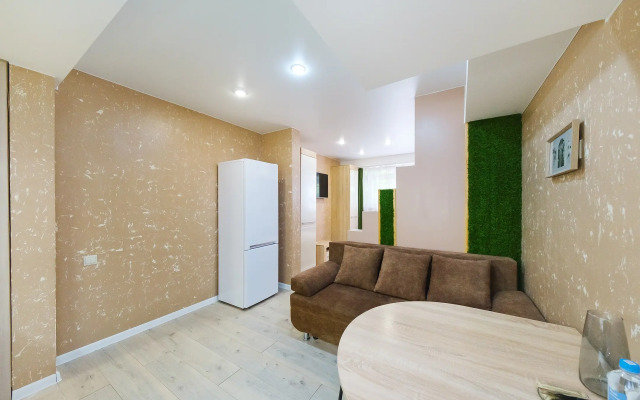 Na Tsvetochnoy Apartments