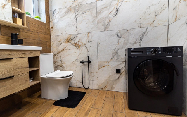 Частный дом с беседкой баней и чаном