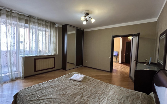 Dvushka Vozle Ufa-Areny I Tsentralnogo Rynka Flat