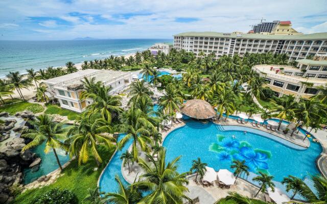 Olalani Resort  Hotel And Condotel