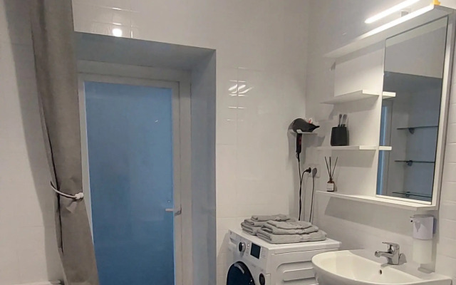 Na beregu morya v tsentre goroda Flat