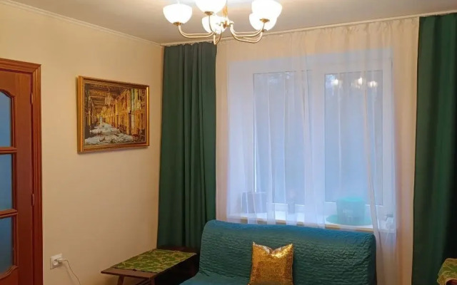 U Yekaterininskogo Dvortsa Flat