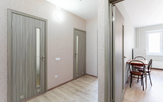 V Novom Dome Flat