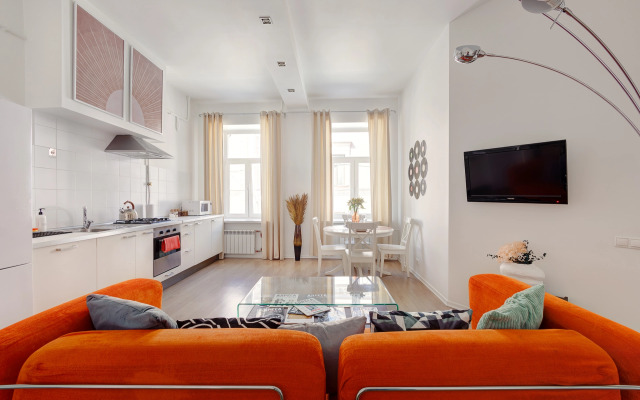 V stile disko u Strelki na Vasilevskom Flat