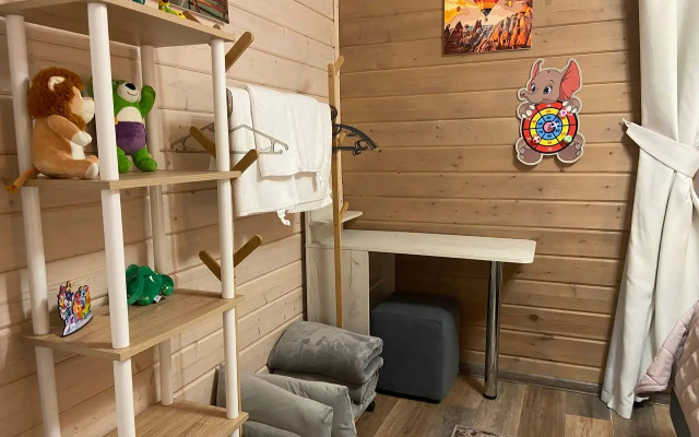 Частный дом комфортный со столом для пинг-понга и батутом