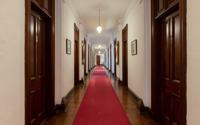 Queens Kandy - 160 Years of Heritage & Luxury Hotel