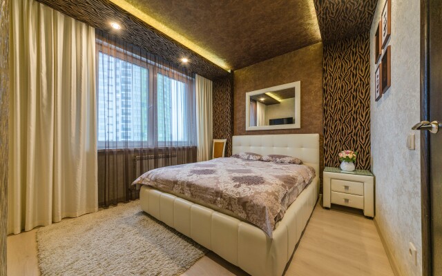 3-komnatnye HomeApart Skryganova, 4B Apartments