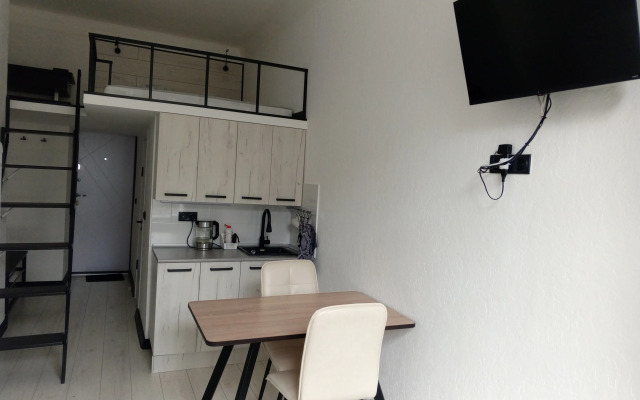 Стильная Студия с Антресолью в Историческом Центре